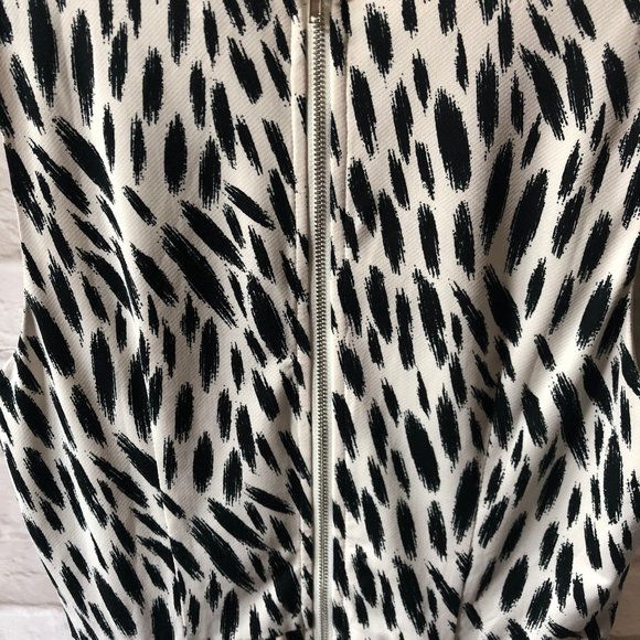 Forever 21 Abstract Print Dress Size M - Picture 6 of 6